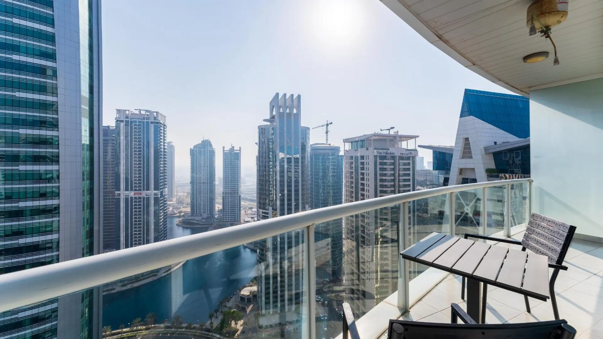 Appartamento 1 Bed, High Floor, 2 Minutes To Metro, Renovated Dubai