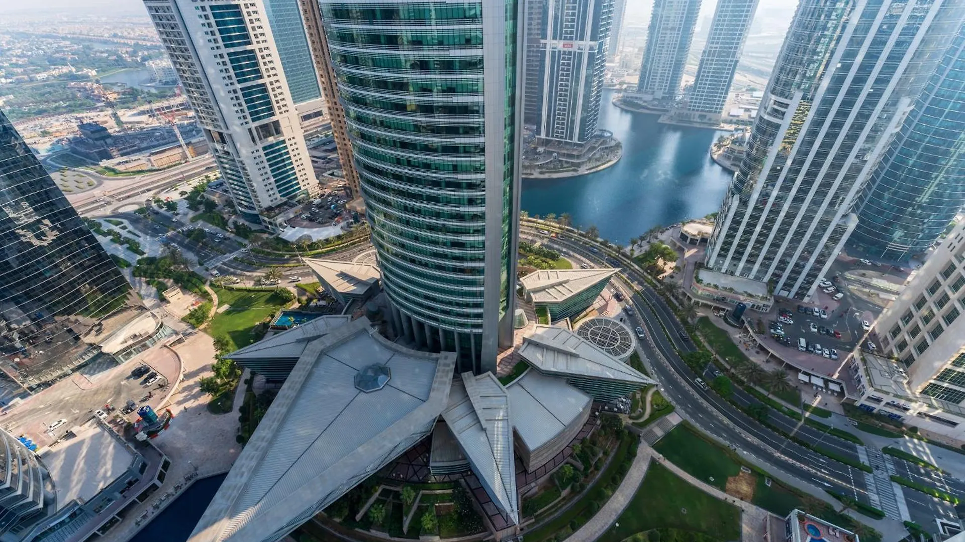 Appartamento 1 Bed, High Floor, 2 Minutes To Metro, Renovated Dubai