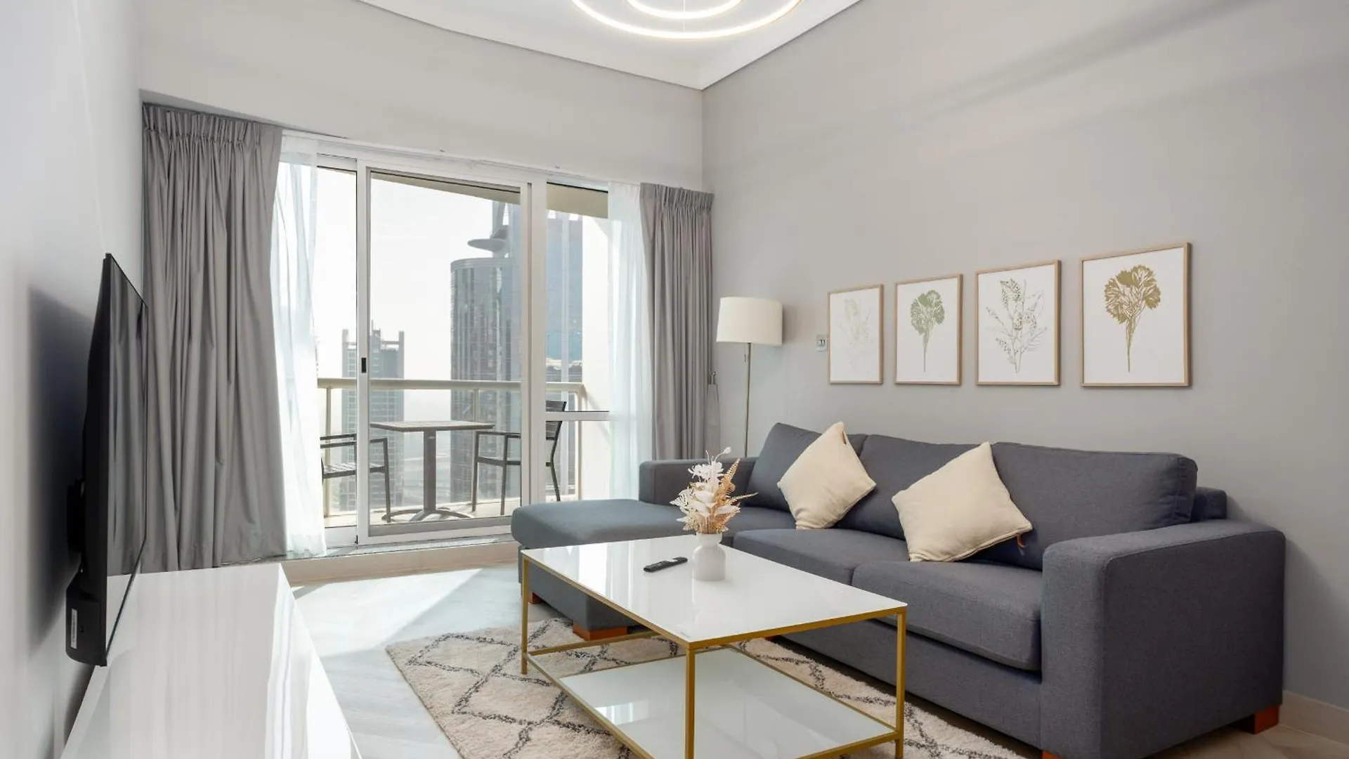 1 Bed, High Floor, 2 Minutes To Metro, Renovated Apartment Dubai United Arab Emirates
