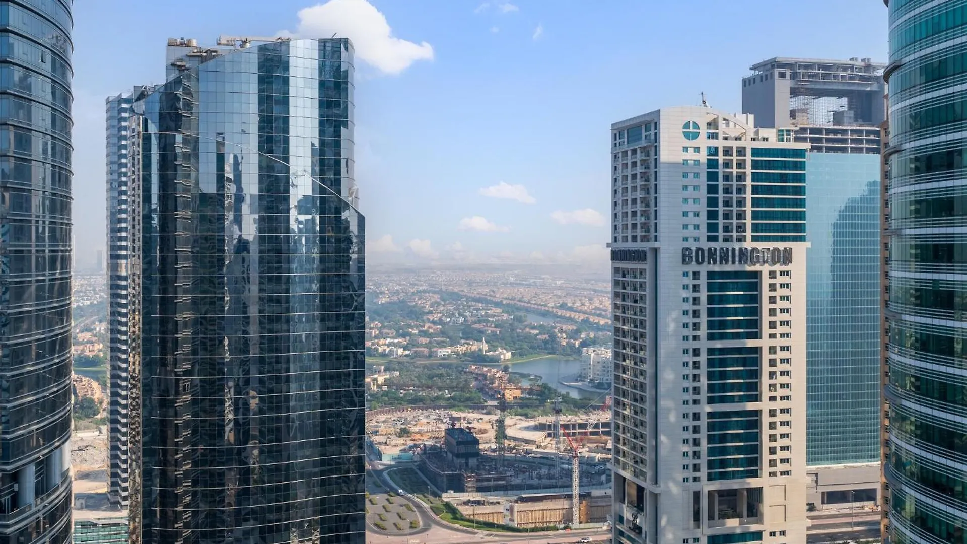 1 Bed, High Floor, 2 Minutes To Metro, Renovated Apartment Dubai 0*,  United Arab Emirates
