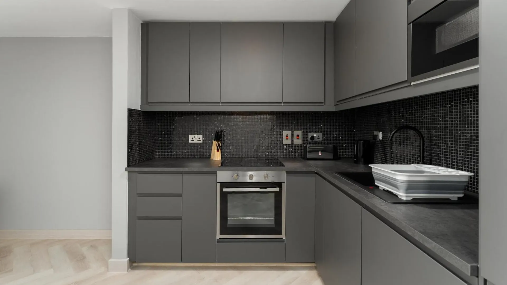 1 Bed, High Floor, 2 Minutes To Metro, Renovated Apartment Dubai