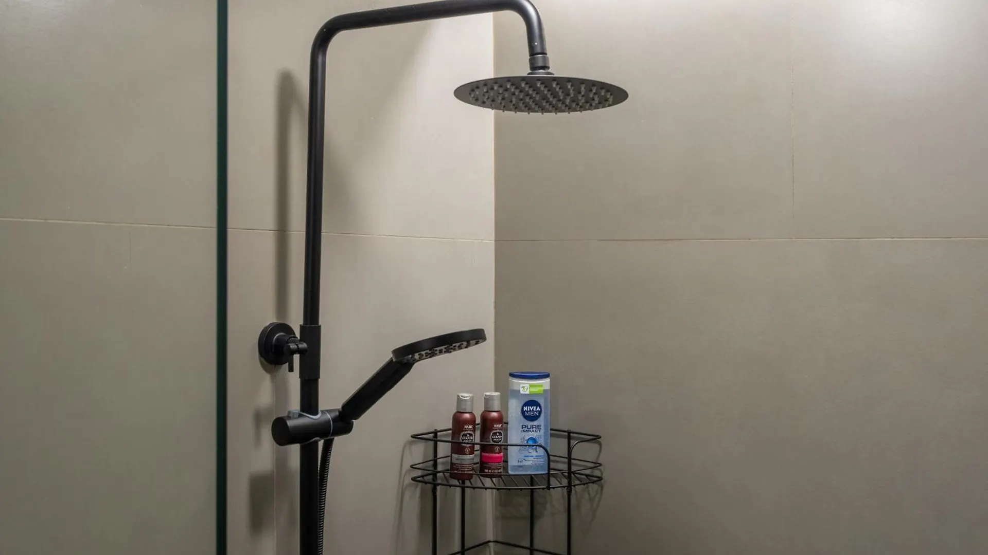 1 Bed, High Floor, 2 Minutes To Metro, Renovated Apartment Dubai